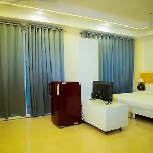 Lime Tree Luxury - Service Near Artemis Hospital ,gurgaon 3* Гургаон